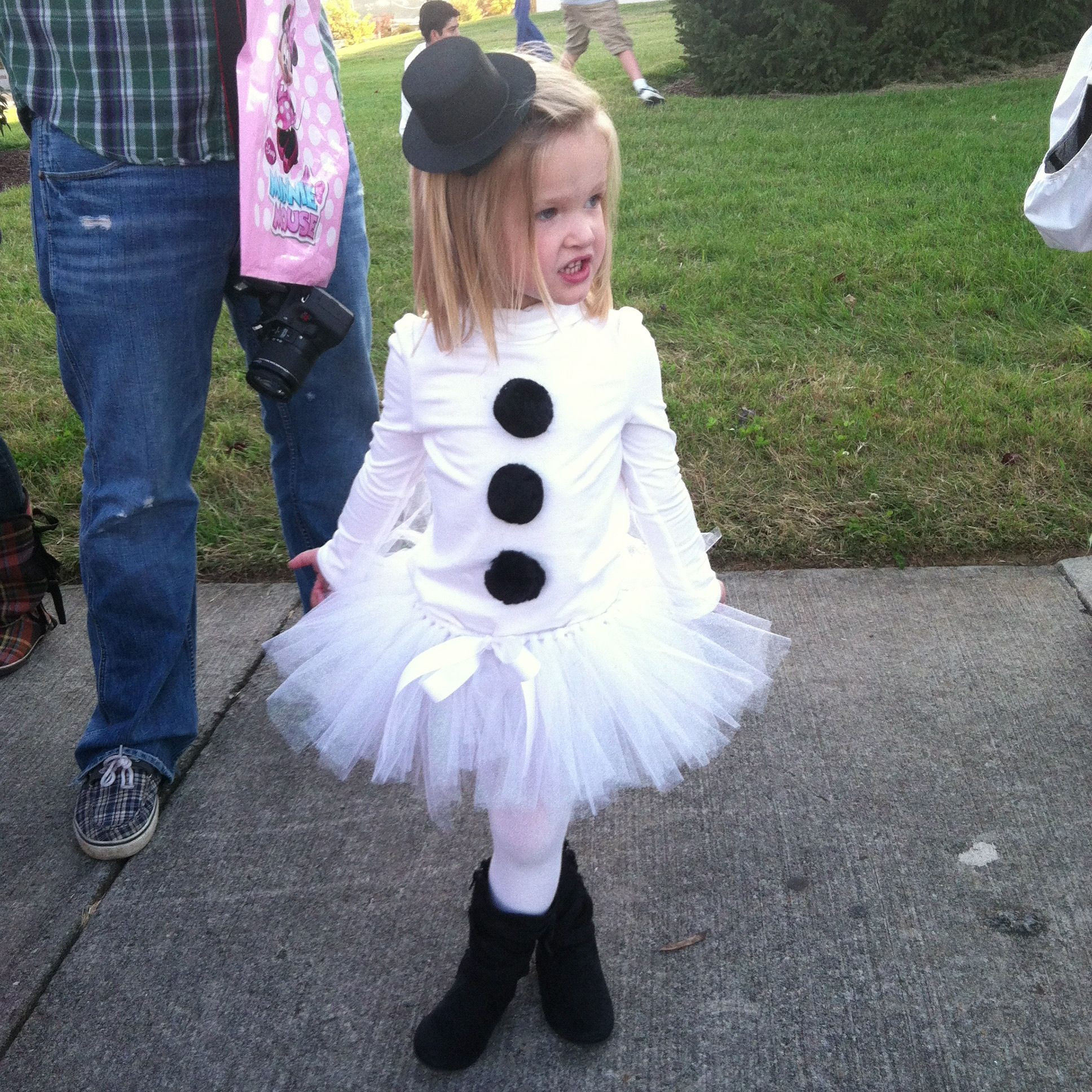 Snowman Costume DIY
 The 25 best Snowman costume ideas on Pinterest