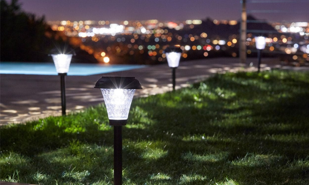 Solar Backyard Lights
 5 Frequently Asked Questions About Outdoor Solar Lighting