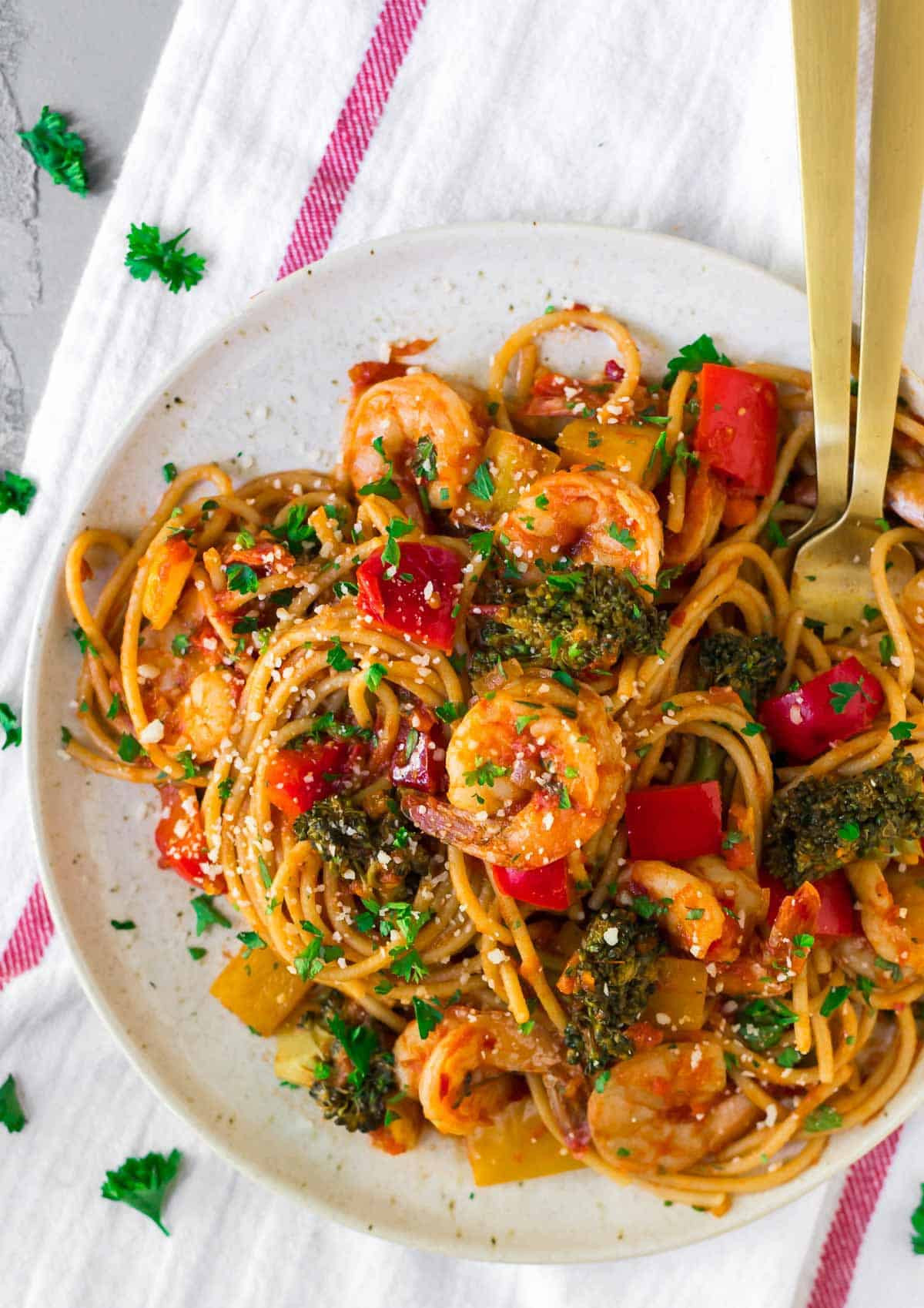 Spicy Shrimp Pasta With Red Sauce
 Spicy Shrimp Pasta Creamy Spgahetti Recipe  WellPlated