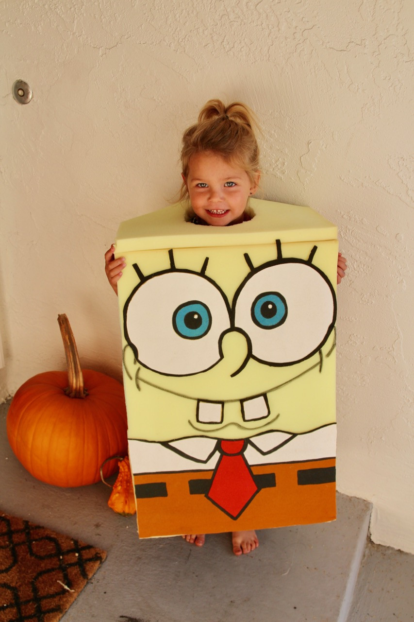 Spongebob DIY Costume
 Homemade Spongebob Squarepants Costume From a Box