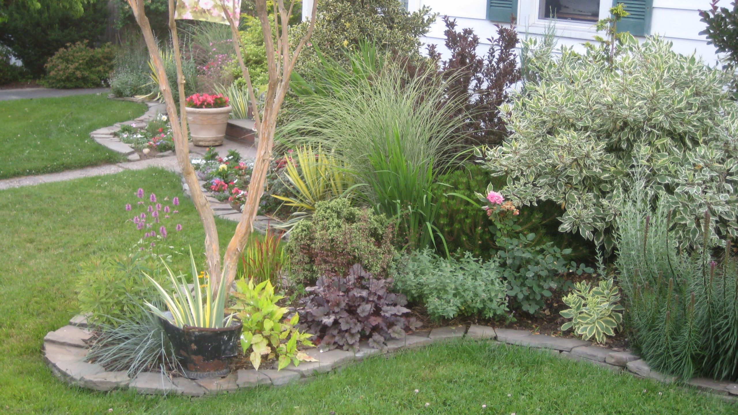 Stacked Stone Landscape Edging
 Dry stack stone wall edging