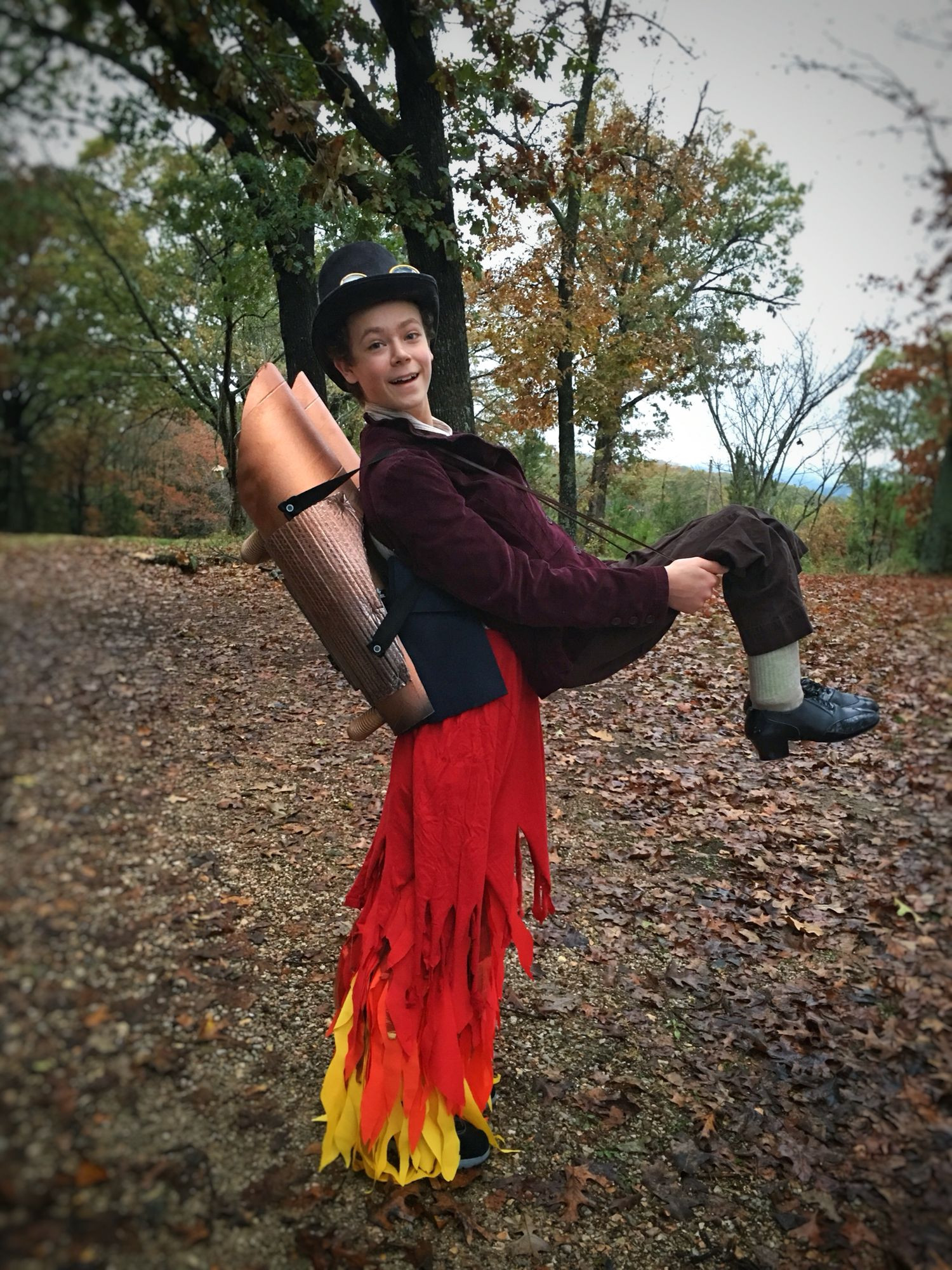 Steampunk Halloween Costume DIY
 Steampunk Jetpack illusion costume DIY