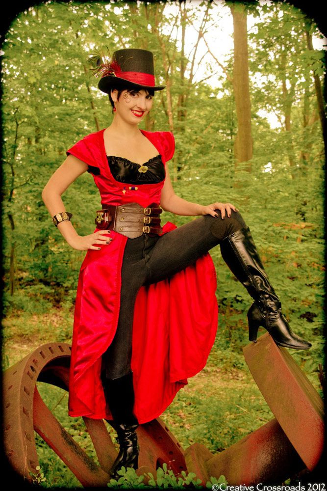 Steampunk Halloween Costume DIY
 Homemade steampunk outfit made and modeled by Tangofortwo