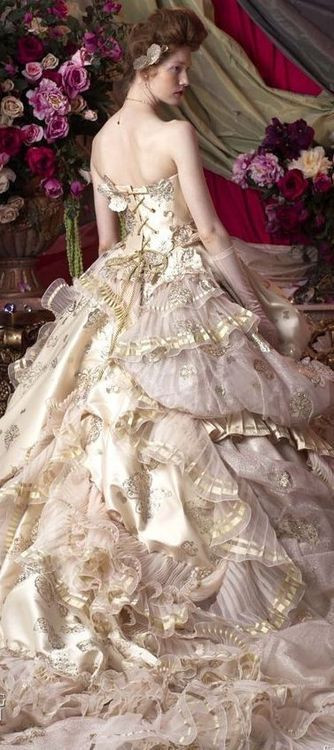 Steampunk Wedding Gown
 50 Awesome and Unique Steampunk Wedding Ideas