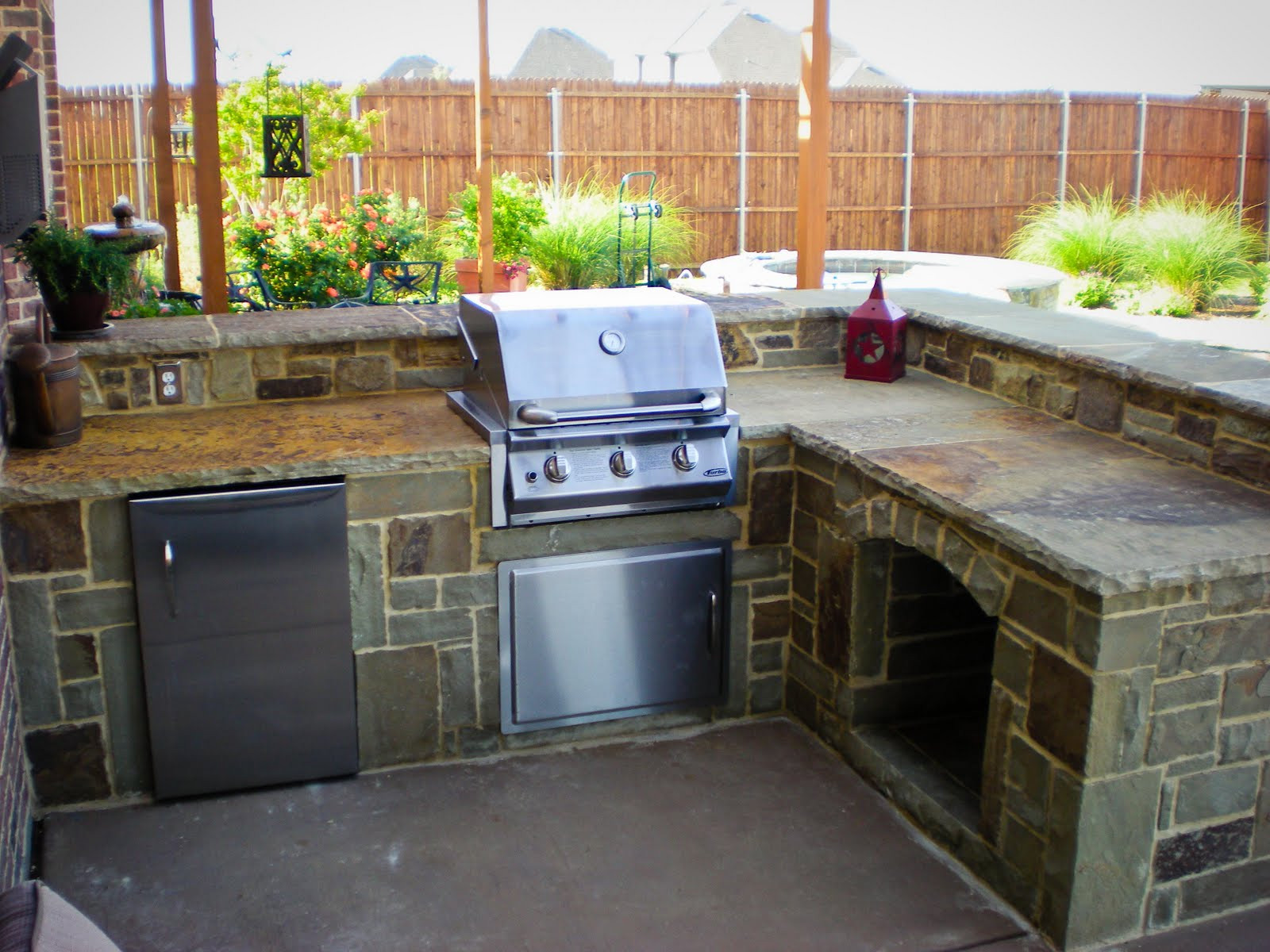 Stone Outdoor Kitchen
 Texas Lawn and Stone Outdoor Kitchen Forney TX