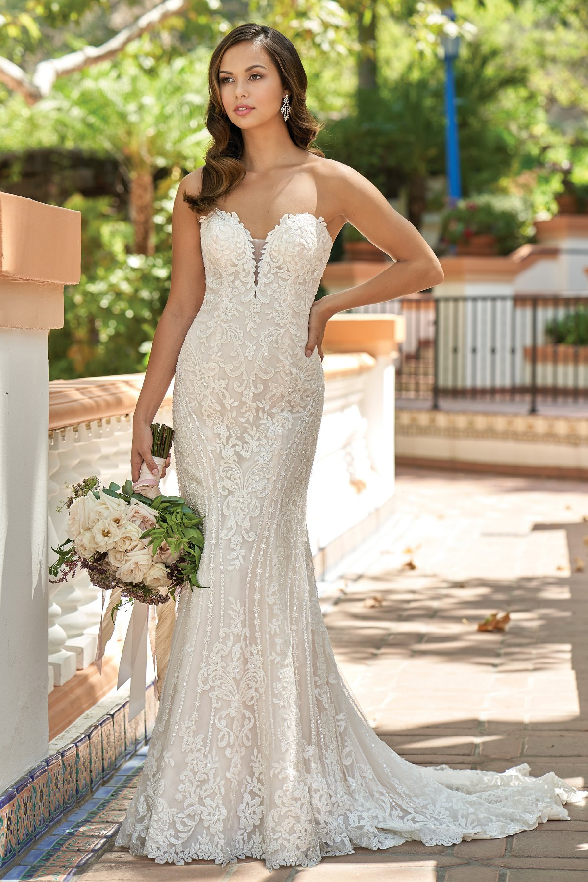 Strapless Wedding Gowns
 T Romantic Embroidered Lace Strapless Wedding Dress