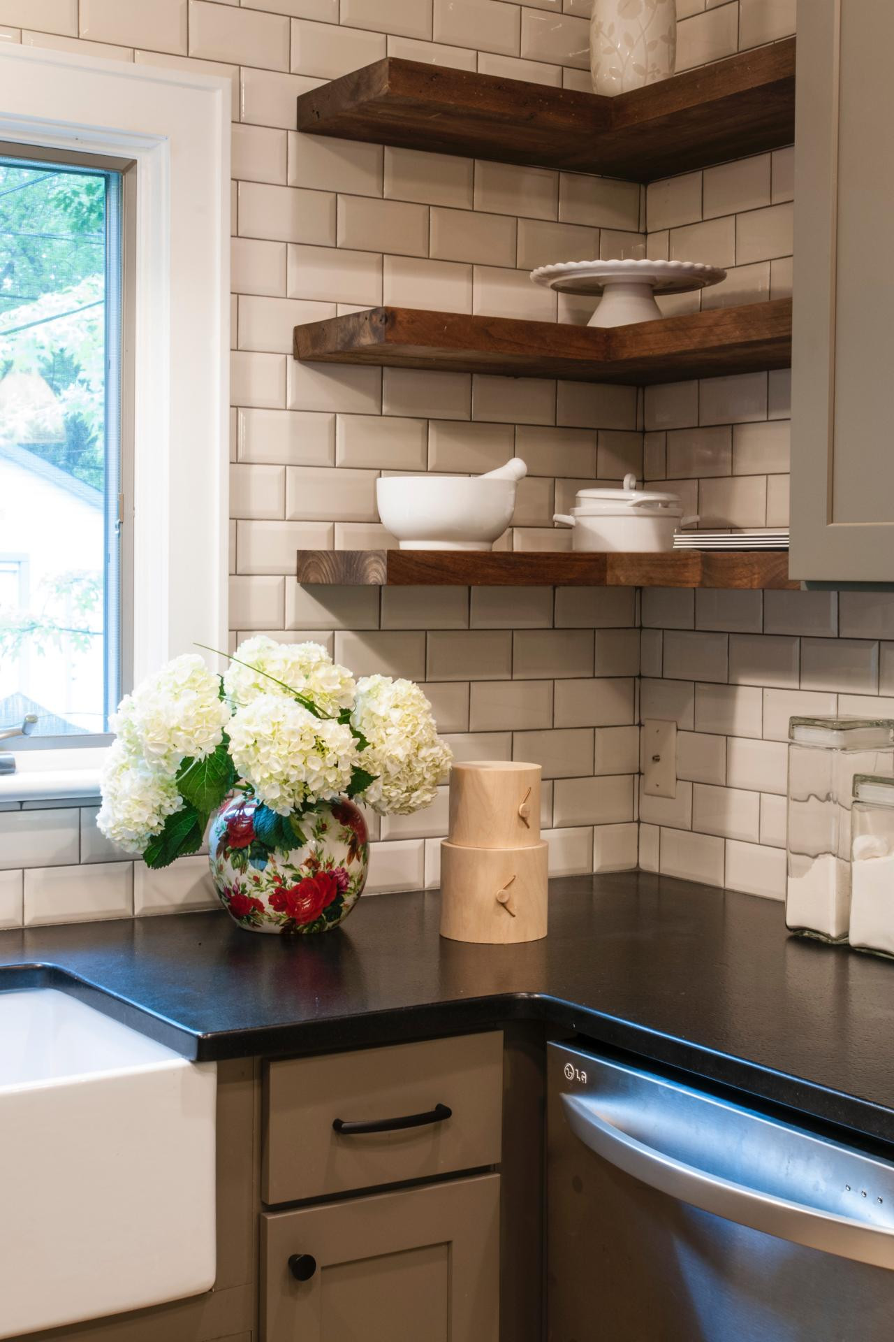 Subway Tile For Kitchens
 A Wide Range of Interesting Subway Tile Kitchen Options