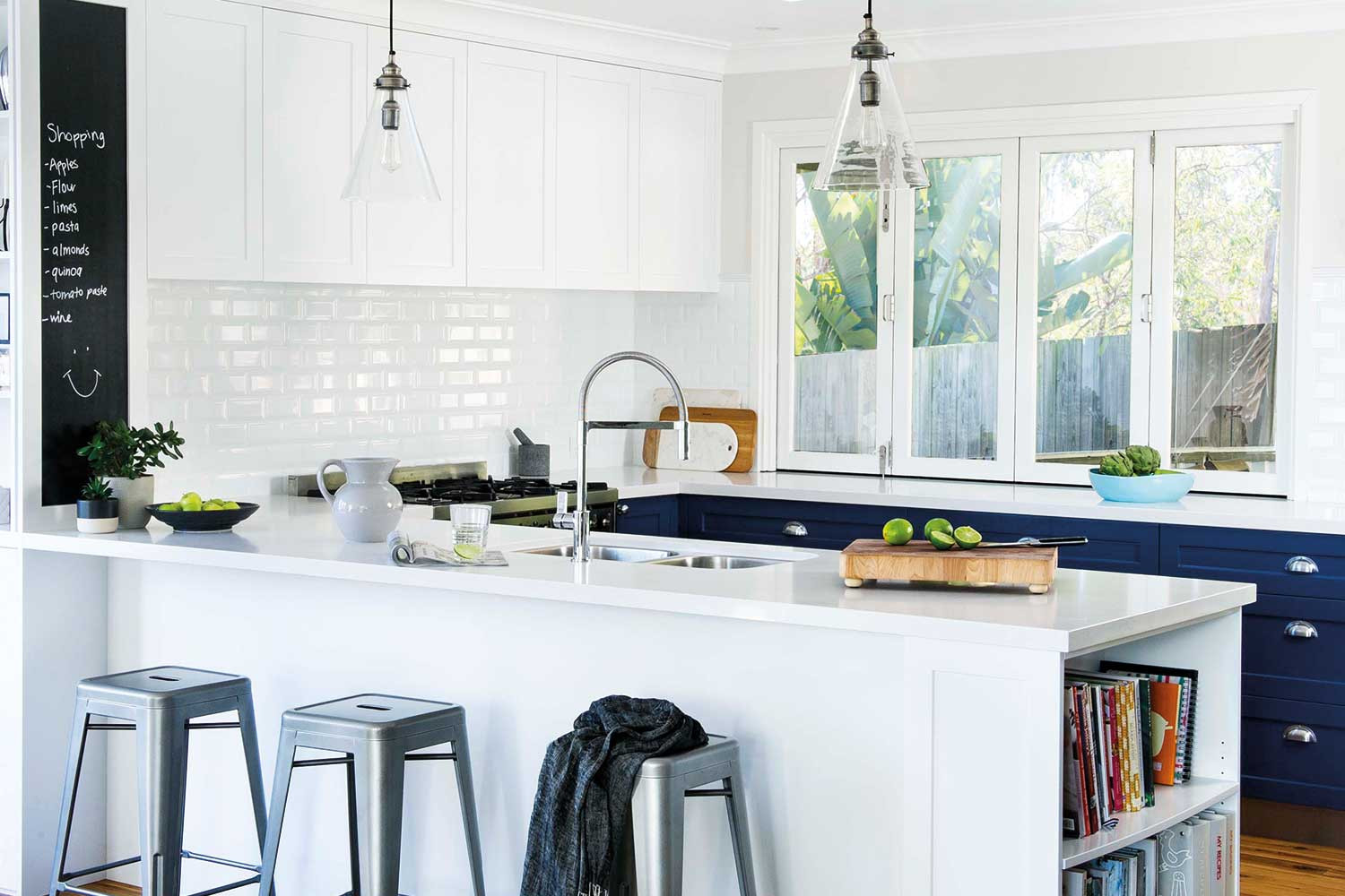 Subway Tile For Kitchens
 5 kitchens that use white subway tiles