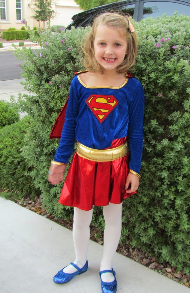 Supergirl Costume DIY
 DIY Supergirl Hair Clip Ribbons & Glue