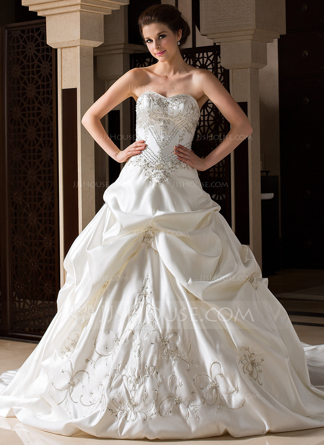 Sweetheart Wedding Gown
 Ball Gown Sweetheart Cathedral Train Satin Wedding Dress