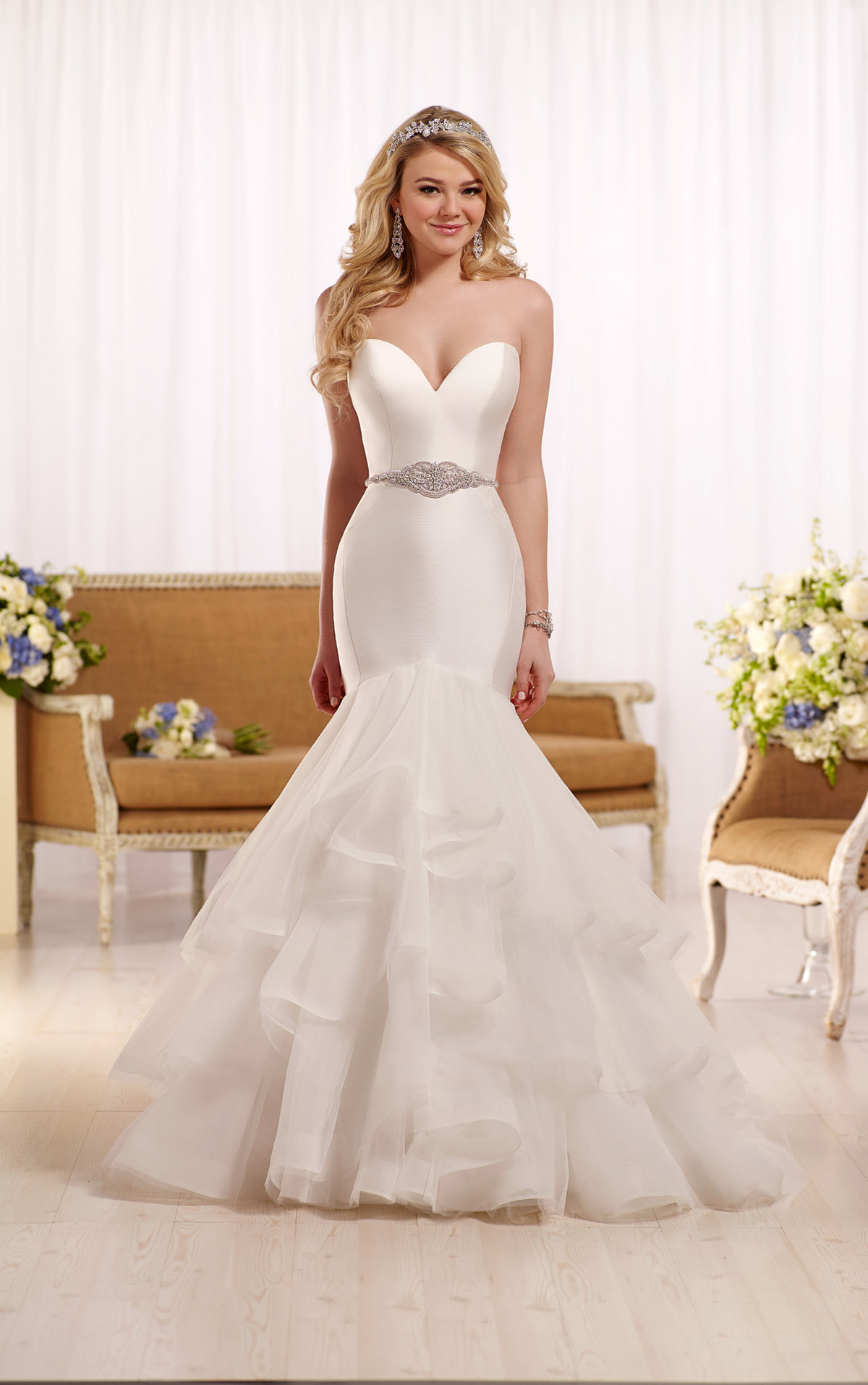 Sweetheart Wedding Gown
 Fit and Flare Wedding Dress with Sweetheart Neckline