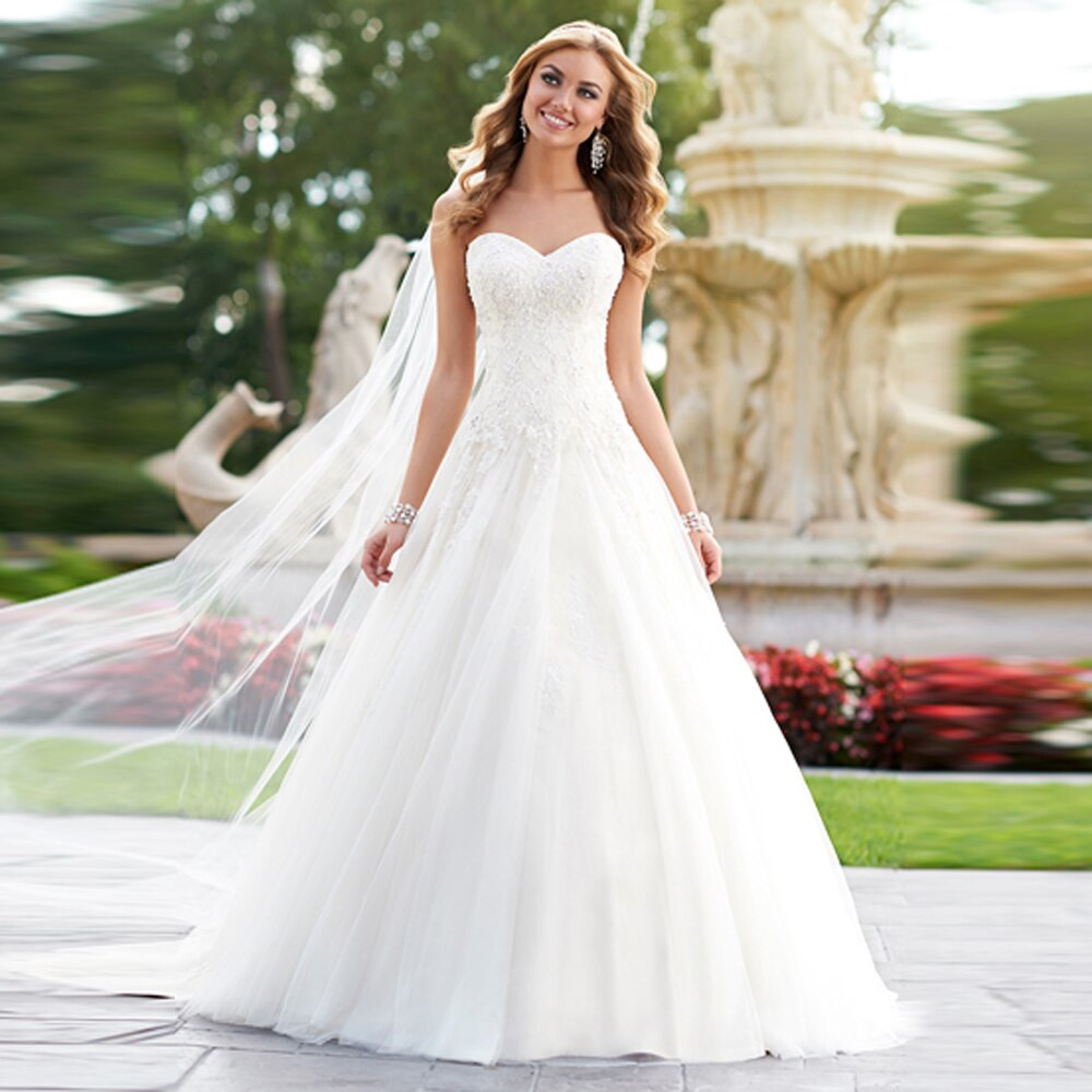 Sweetheart Wedding Gown
 SLEEVELESS APPLIQUES SWEETHEART NECK PRINCESS BALL GOWN