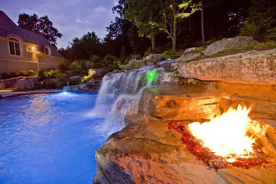Swimming Pool Fire Pit
 New Study Shows ‘Peeing’ in A Swimming Pool Poses Health Risks