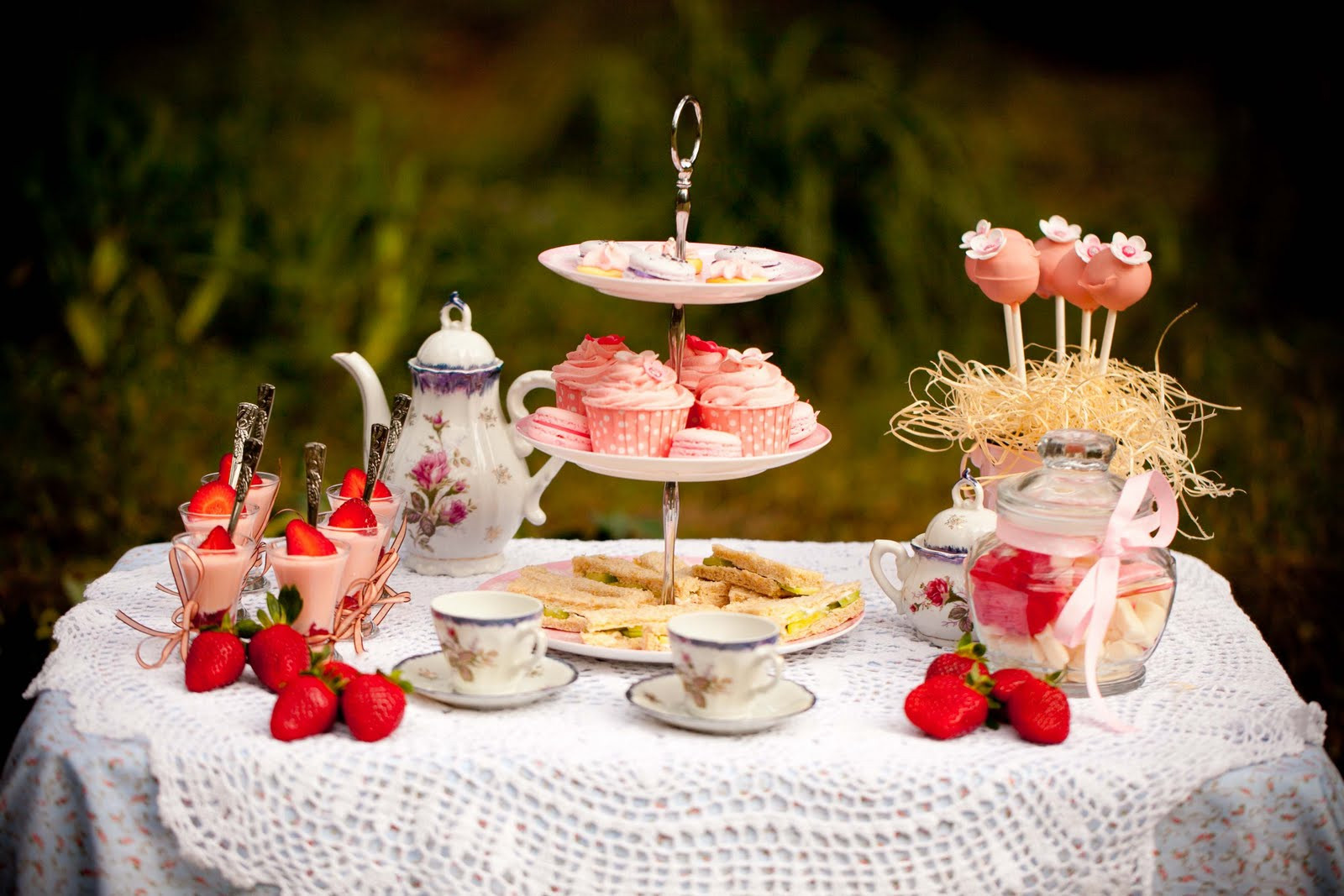 Tea Party Setup Ideas
 Bubble and Sweet Party Tables