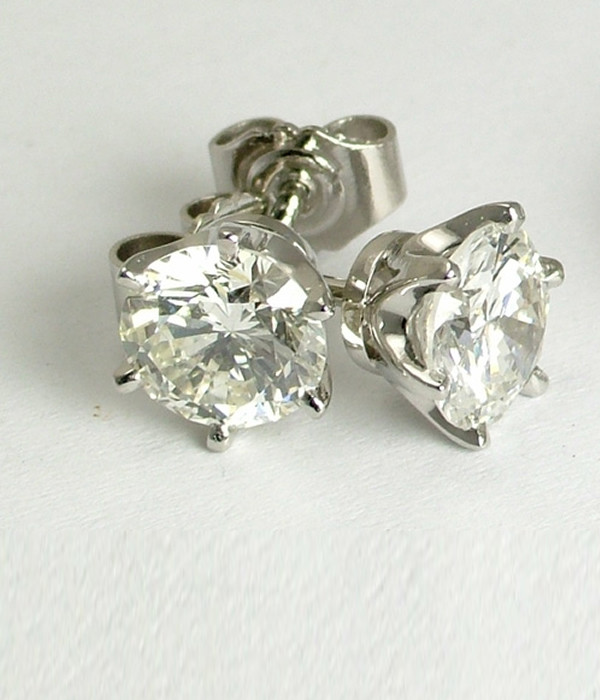 Tiffany Diamond Stud Earrings
 Tiffany Style Round Diamond Earring Studs Bespoke Earrings