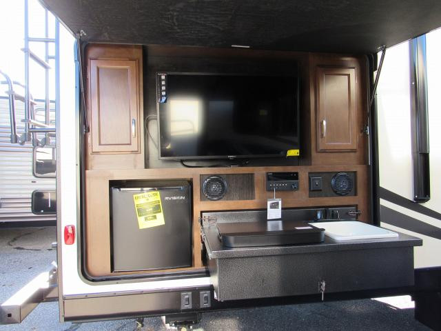 Travel Trailer Outdoor Kitchen
 Bunkhouse Travel Trailers With Outdoor Kitchens