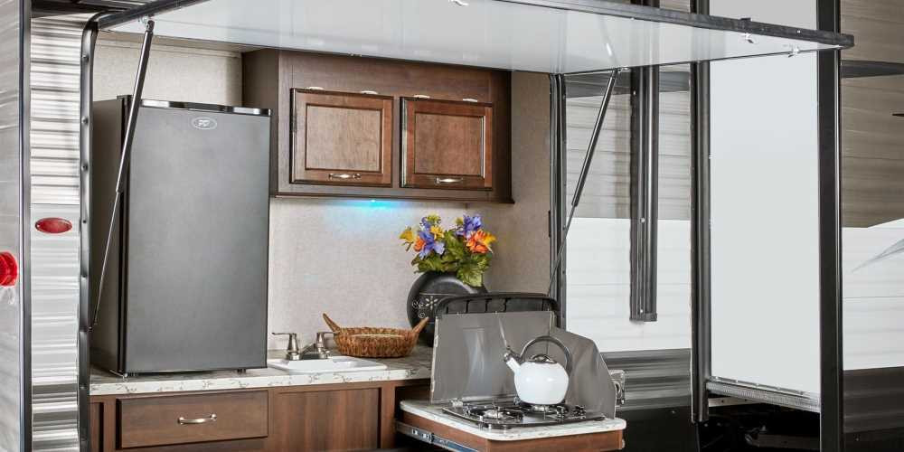 Travel Trailer Outdoor Kitchen
 Top 9 Travel Trailers With Outdoor Kitchens Go Travel