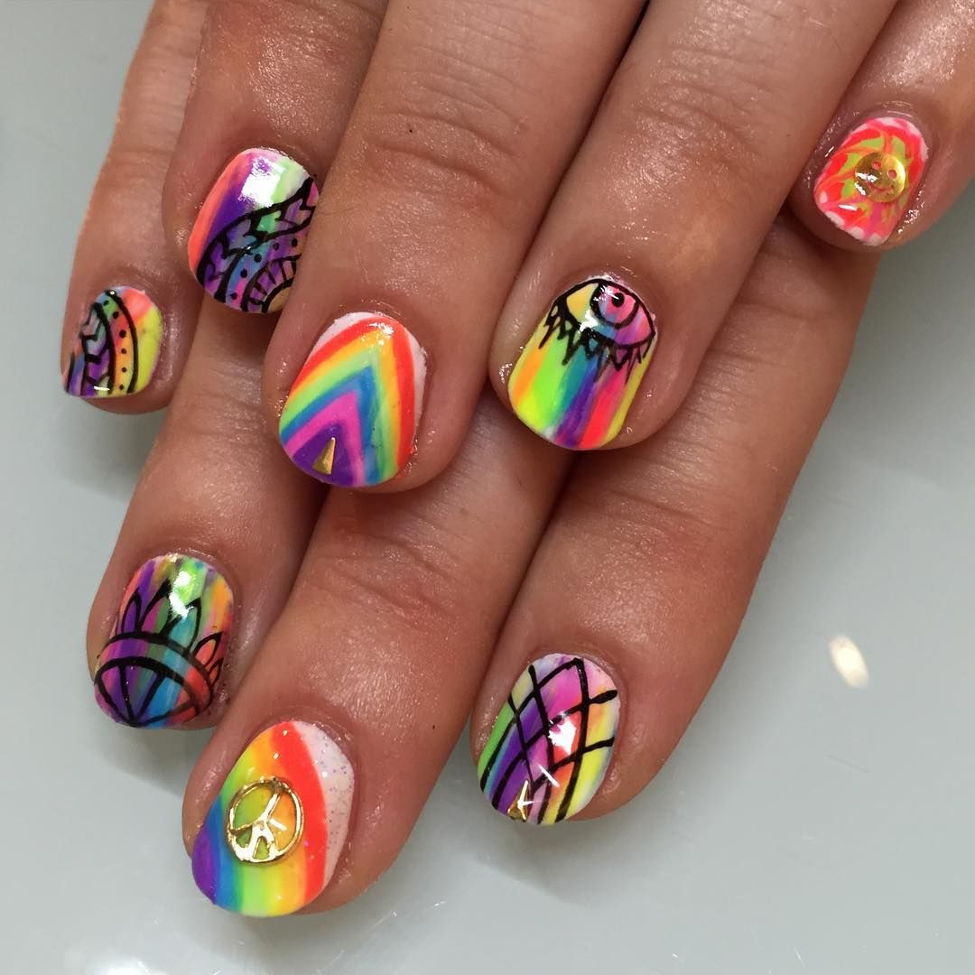 Trippy Nail Designs
 “Psychedelic freestyle for Melissa nails nailart