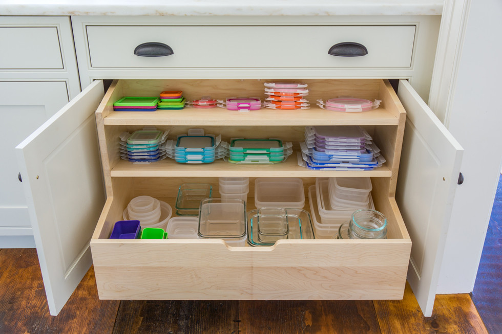 Tupperware Organizer DIY
 Kitchen Organization Ideas Organize by Color