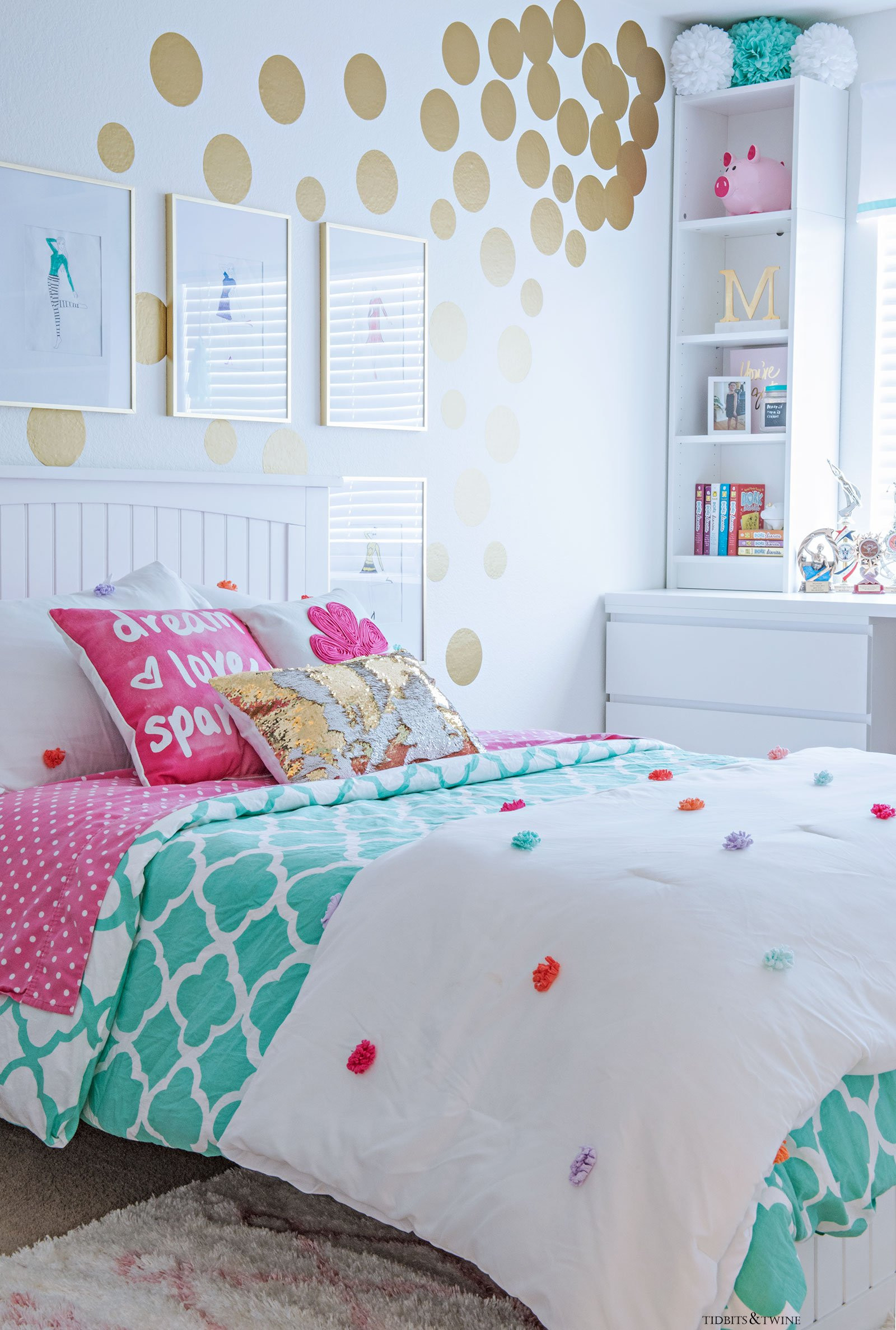 Tween Girl Bedroom
 Tween Girl s Bedroom Makeover REVEAL TIDBITS&TWINE