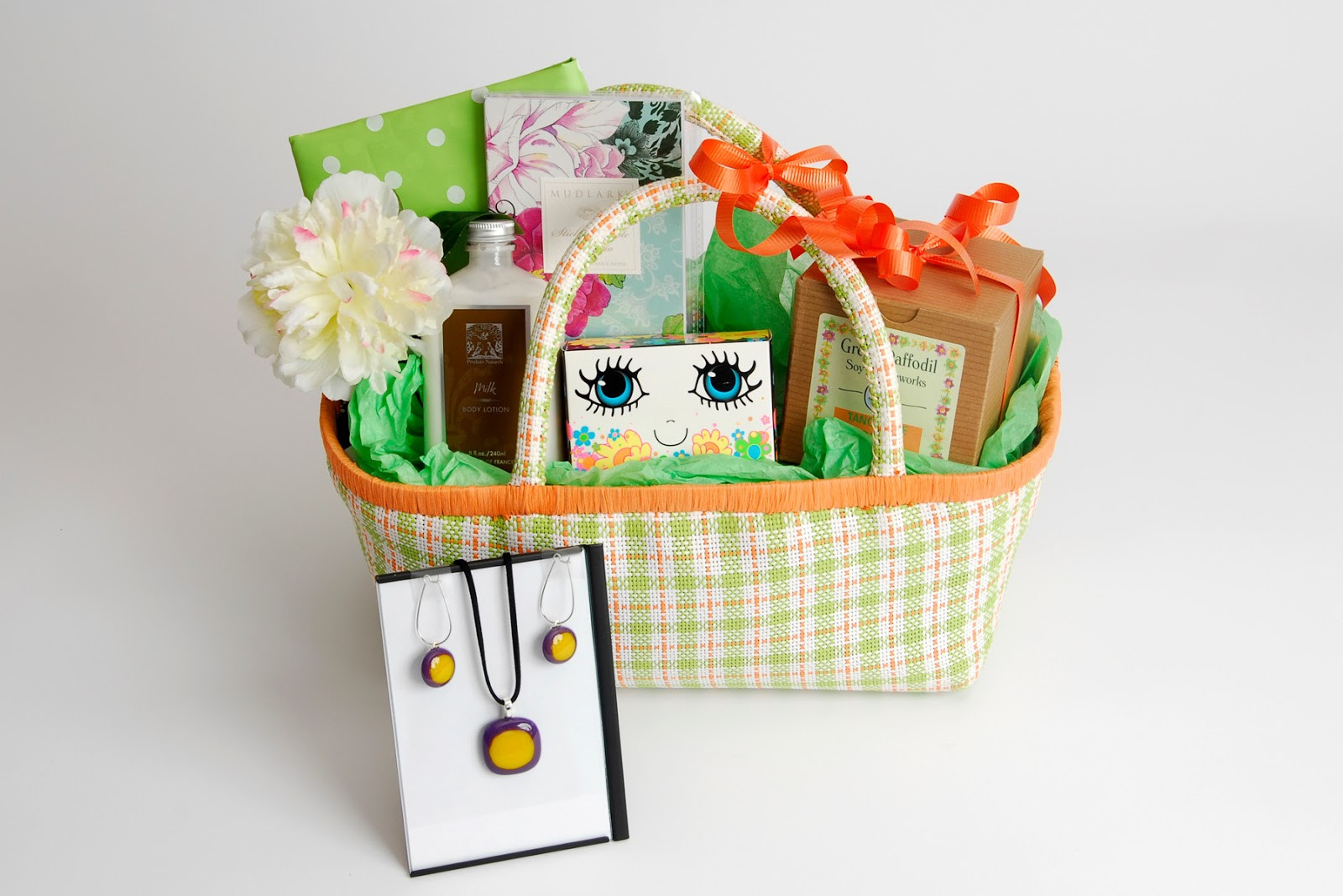 Unique Gift Basket Ideas
 Thoughtful Presence 5 Great Gift Basket Ideas For Women