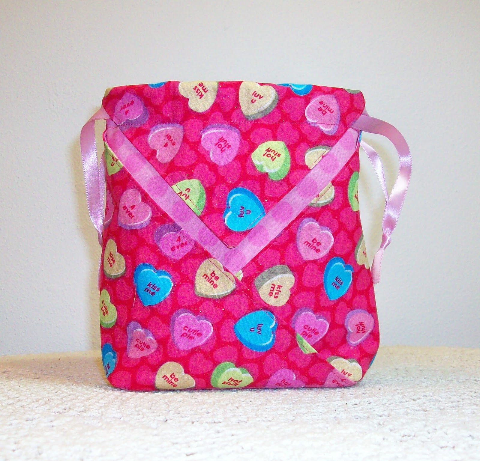 Valentine Gift Bag Ideas
 Quilt Talk Valentine Bags