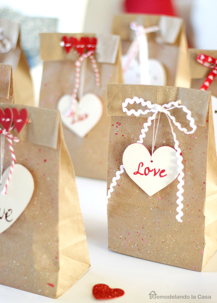 Valentine Gift Bag Ideas
 Great Ideas 18 LightHEARTed Valentine s Projects