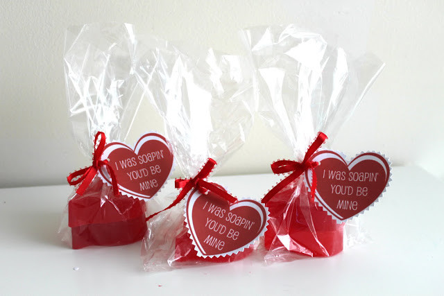 Valentine Office Gift Ideas
 10 Free or Cheap Valentine’s Day Gifts