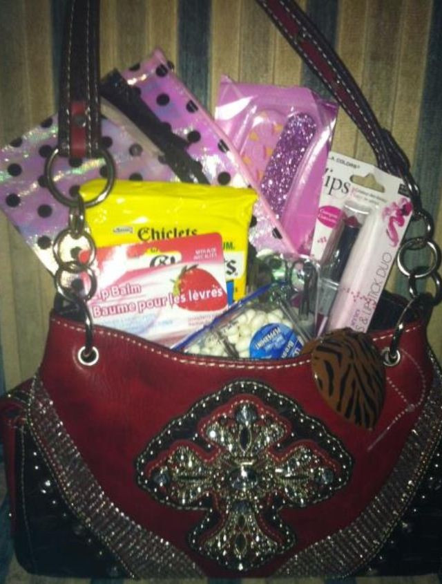 Valentines Gift Ideas For Daughter
 Valentine s Day t basket purse for my daughter