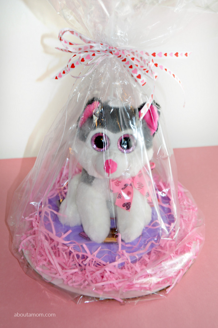 Valentines Gift Ideas For Mom
 Valentine s Day Basket Ideas for Kids About A Mom