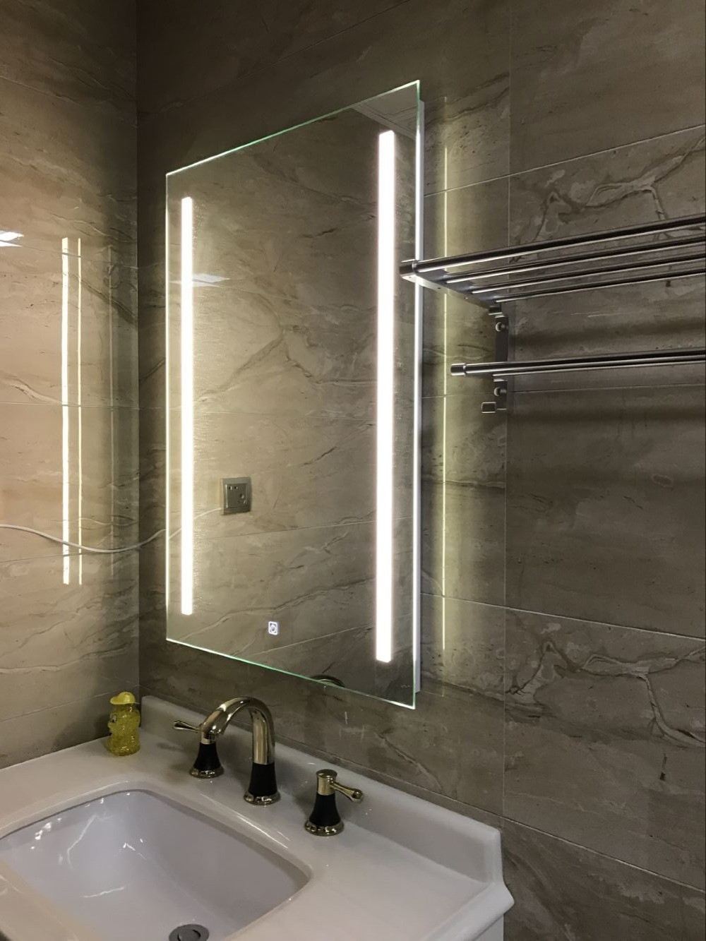 Vertical Bathroom Light
 Waterproof Wall Mount Led Lighted Bathroom Mirror Vanity