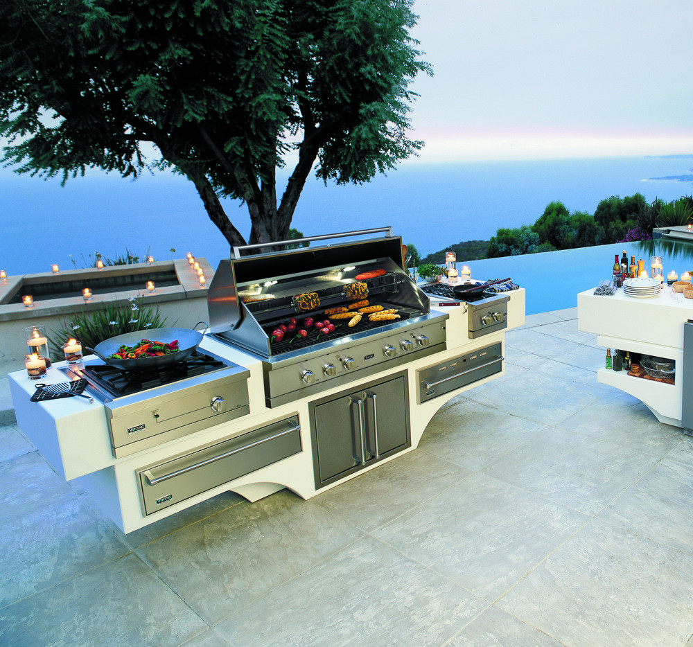 Viking Outdoor Kitchen
 Designer Laurie Haefele s Tips for the Ultimate Outdoor