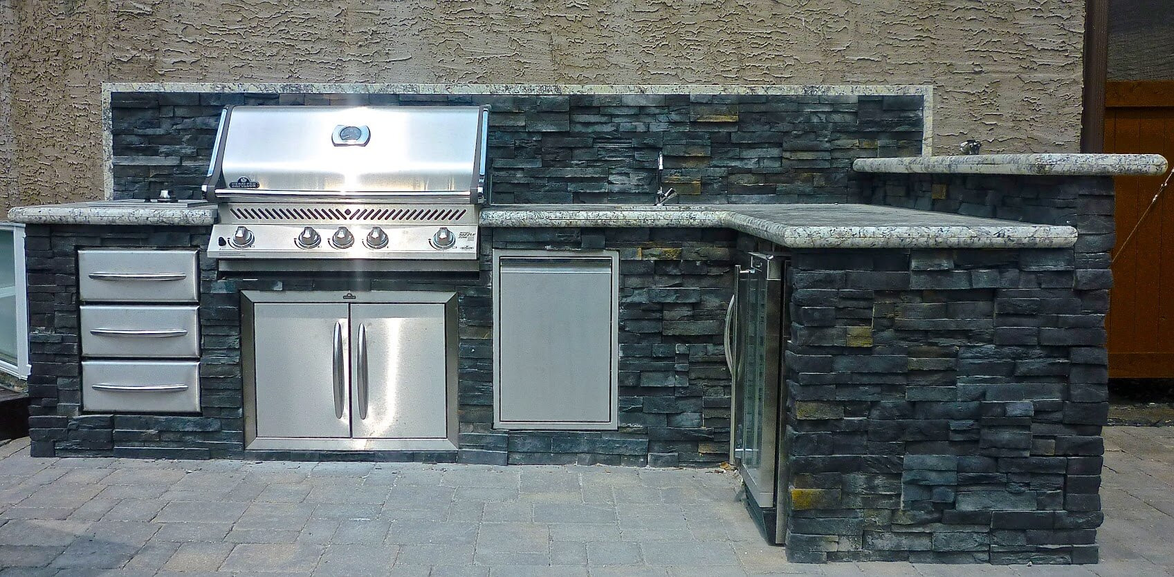 Viking Outdoor Kitchen
 Outdoor Kitchens