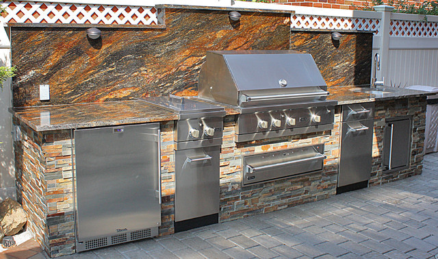 Viking Outdoor Kitchen
 Viking Outdoor Kitchen Traditional Outdoor Grills