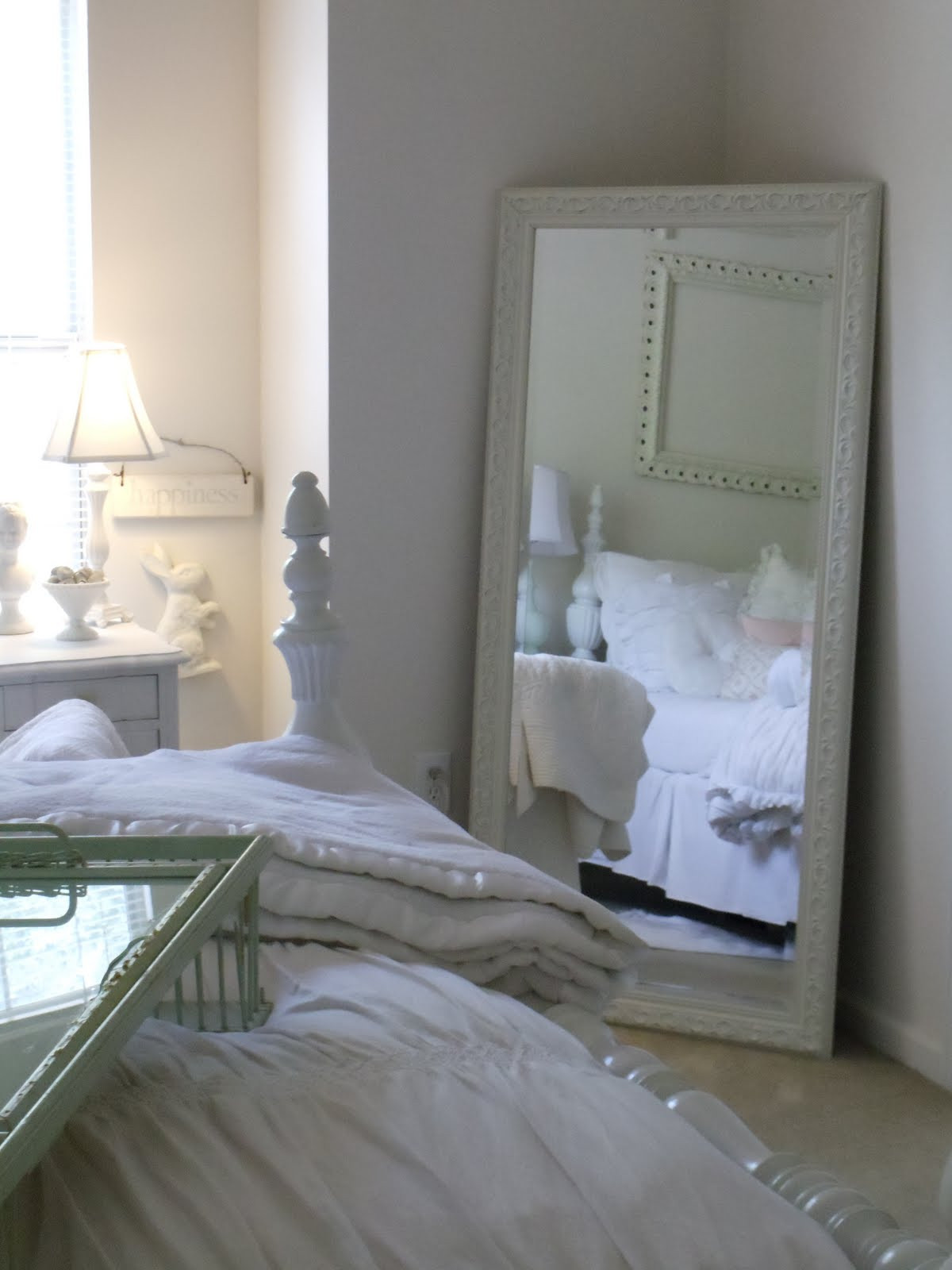 Wall Mirror For Bedroom
 a classic pearl Mirror Mirror on the Wall