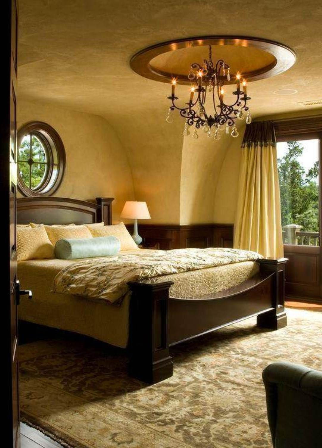 Warm Bedroom Colors
 perfect warm bedroom colors & check out the ceiling