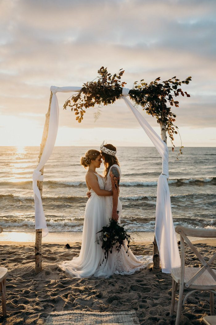 Wedding At The Beach
 The 50 Ceremony Arches You re Going to See at 2018
