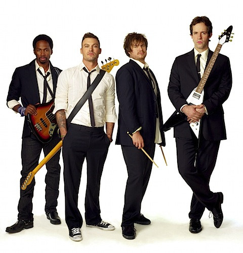 Wedding Band Tv Show
 Review Wedding Band TBS 1x1 The Medium is Not Enough