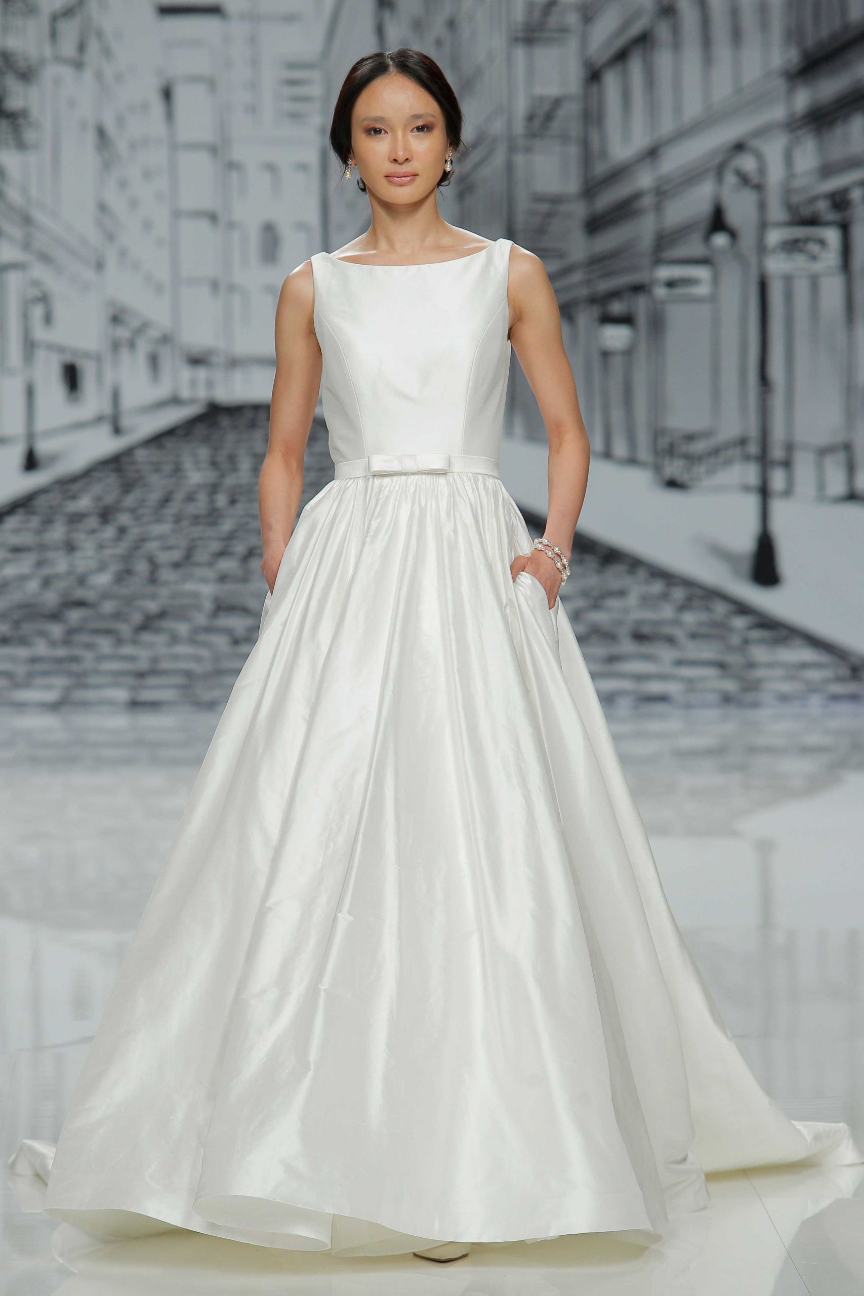 Wedding Dress Designer
 Simple Wedding Dresses Classic Designer Bridal Gown