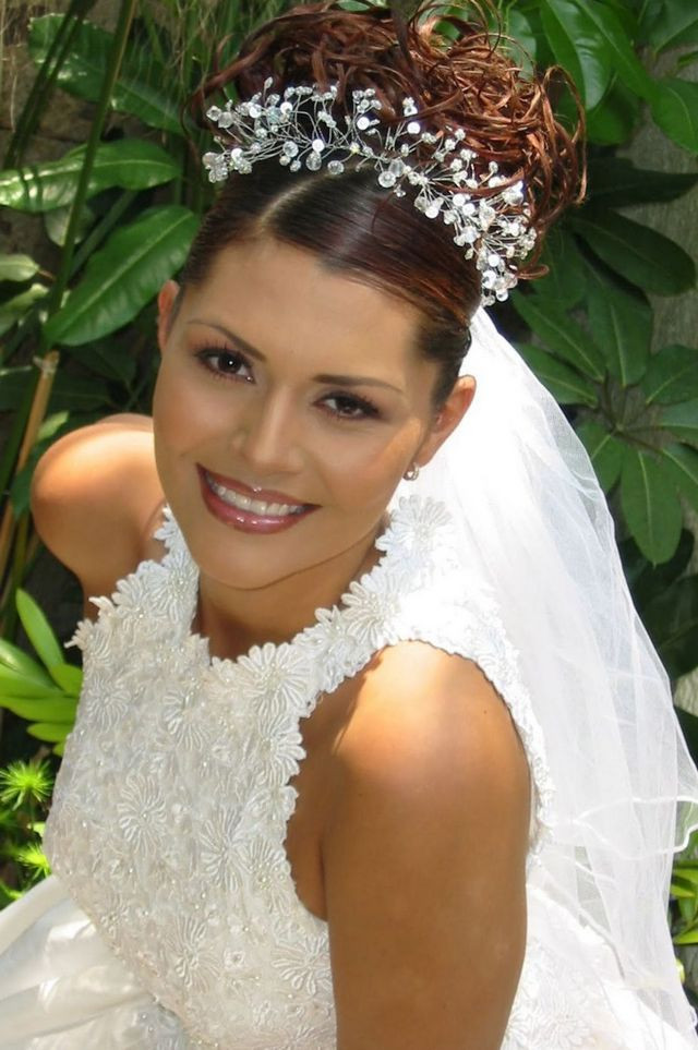 Wedding Hair With Veil And Tiara
 Wedding Hairstyle with Tiara