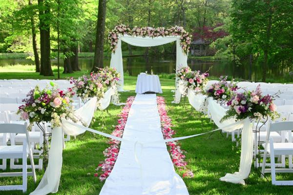 Wedding In Backyard
 Backyard Wedding Backyard Wedding Ideas