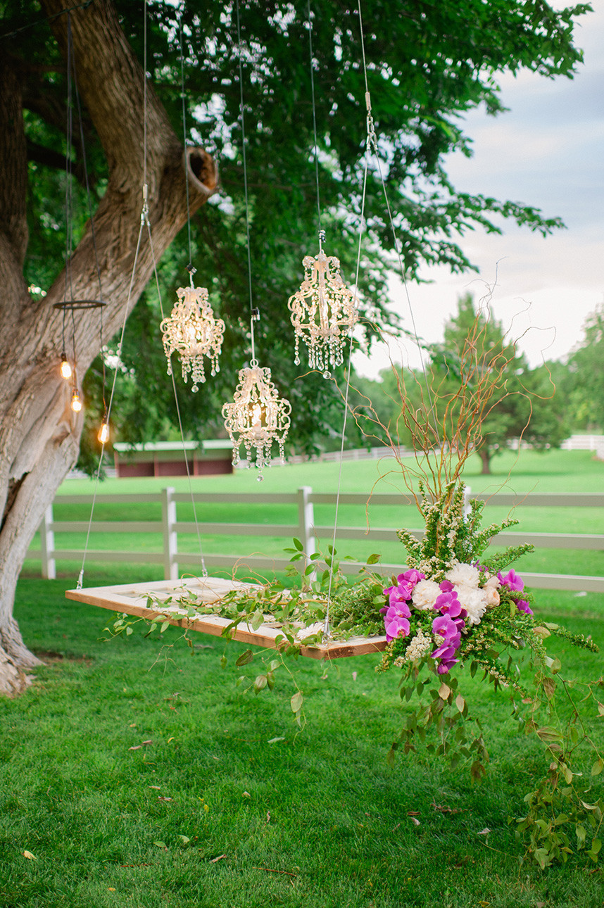 Wedding In Backyard
 Beautiful Backyard Wedding Inspiration