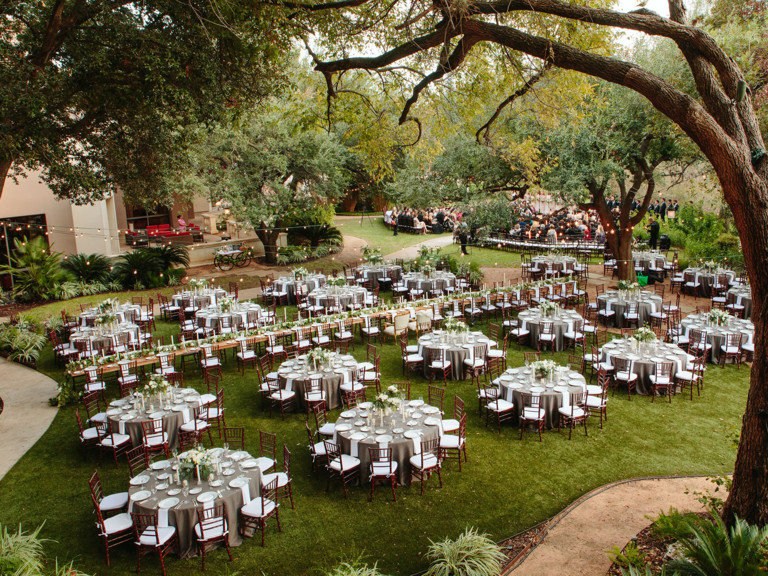 Wedding In Backyard
 Outdoor Wedding Necessities How to Have an Outdoor Wedding