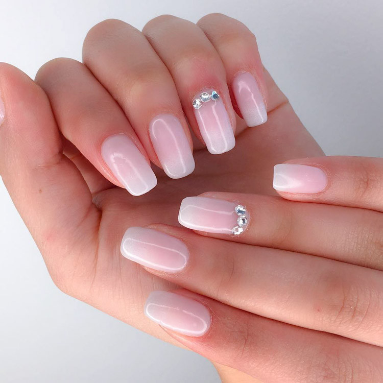 Wedding Nails Pictures
 The Best Nail Polish Colors for Brides on Their Wedding Day