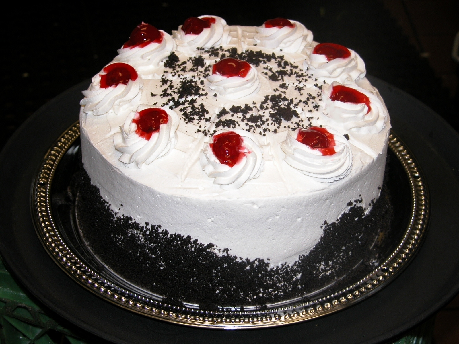 White Forest Cake
 Fancy White Forest Cake KAPADAA