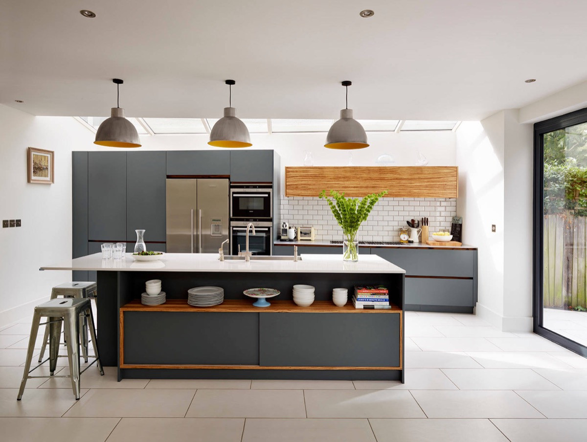 White Gray Kitchen
 30 Gorgeous Grey and White Kitchens that Get Their Mix Right