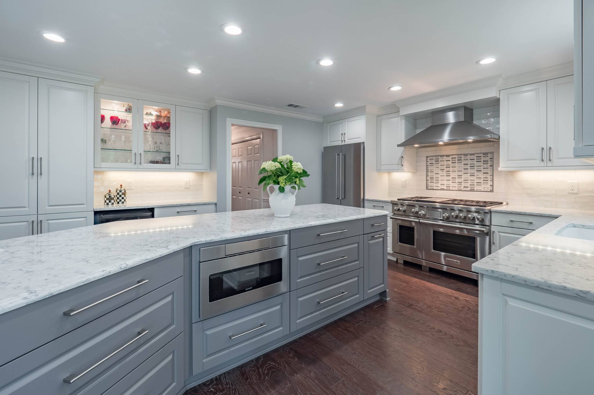 White Gray Kitchen
 Contemporary White & Gray Kitchen Cheryl Pett Design