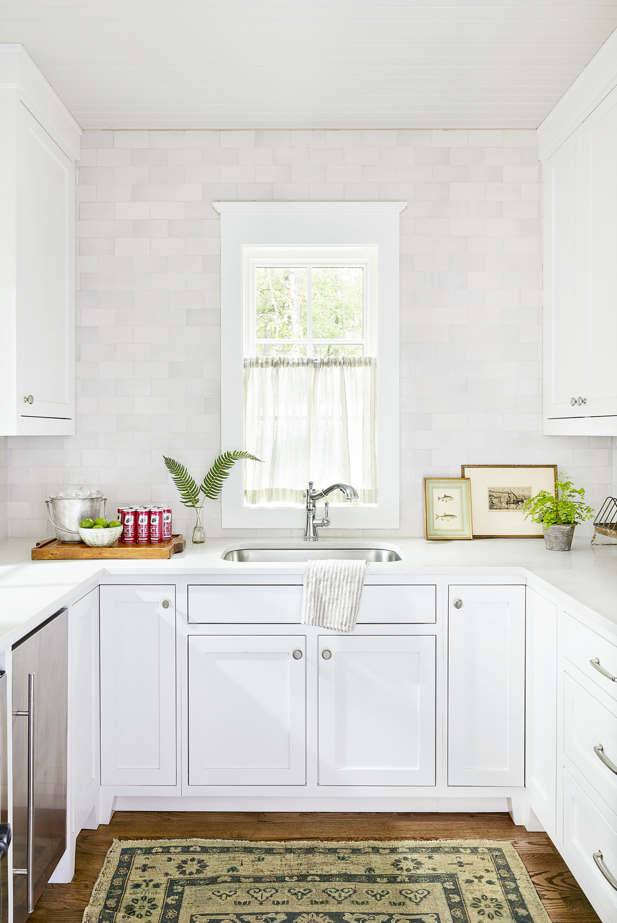 White Kitchen Accessories
 24 Best White Kitchens of White Kitchen Design