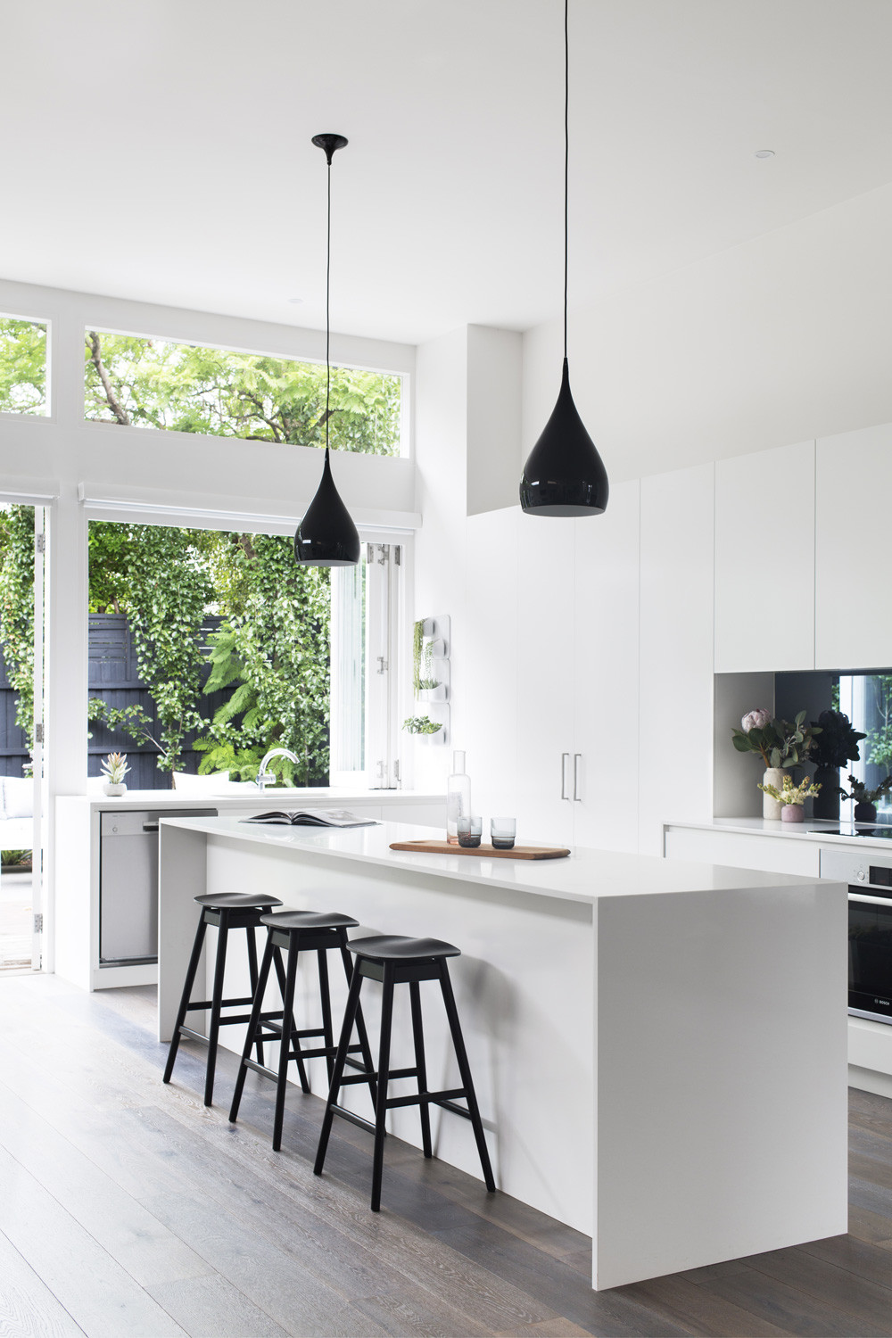 White Kitchen Accessories
 40 Beautiful Black & White Kitchen Designs