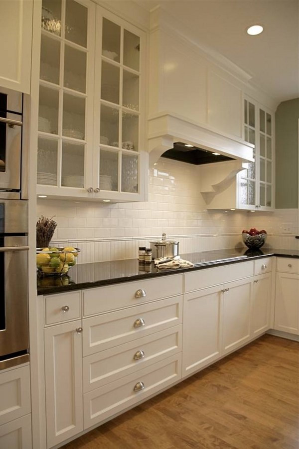 White Kitchen Tile
 The classic beauty of subway tile backsplash in the kitchen